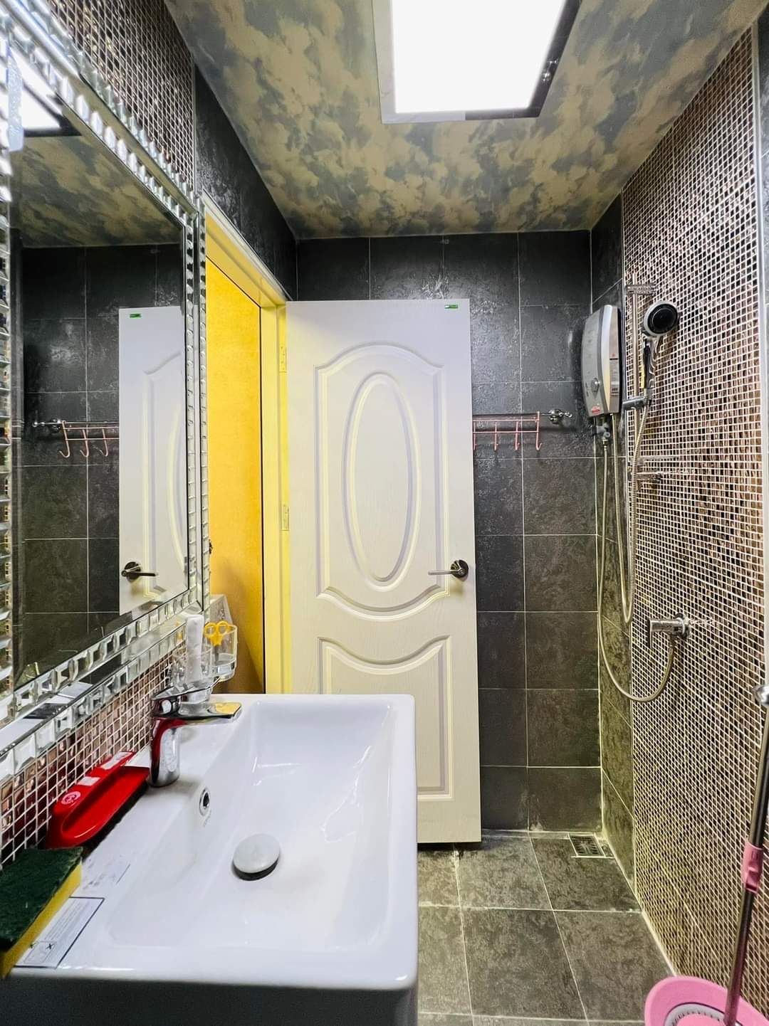 ขายอาคารพาณิชย์ 4 ชั้น ต.บางบ่อ อ.บางบ่อ จ.สมุทรปราการ