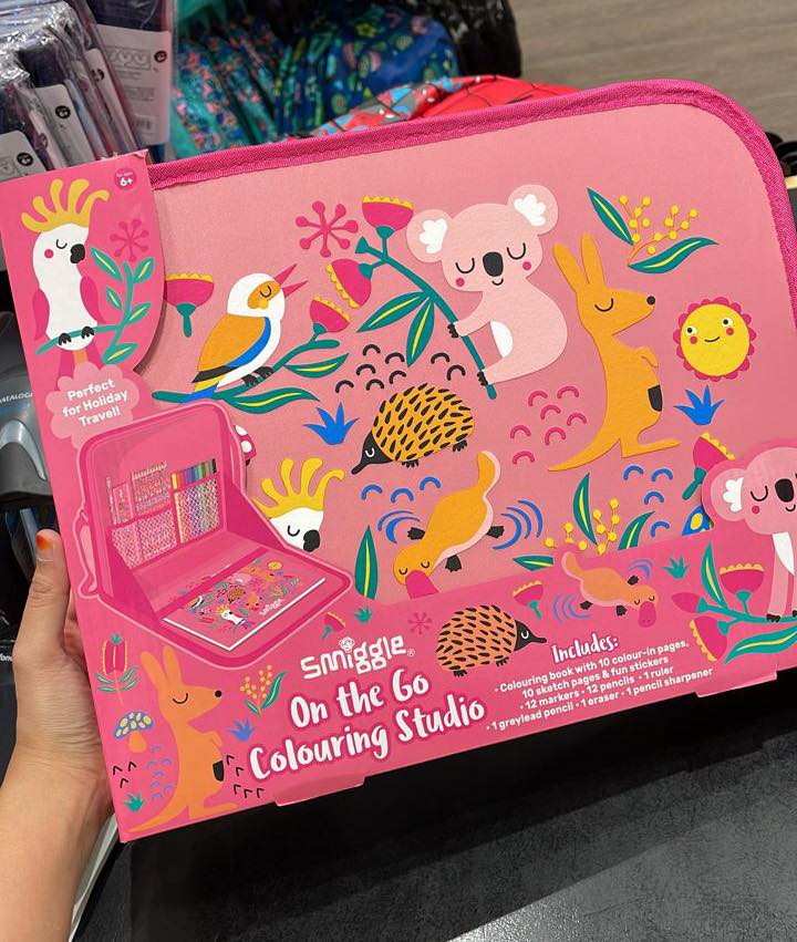 Smiggle on the go colouring studio