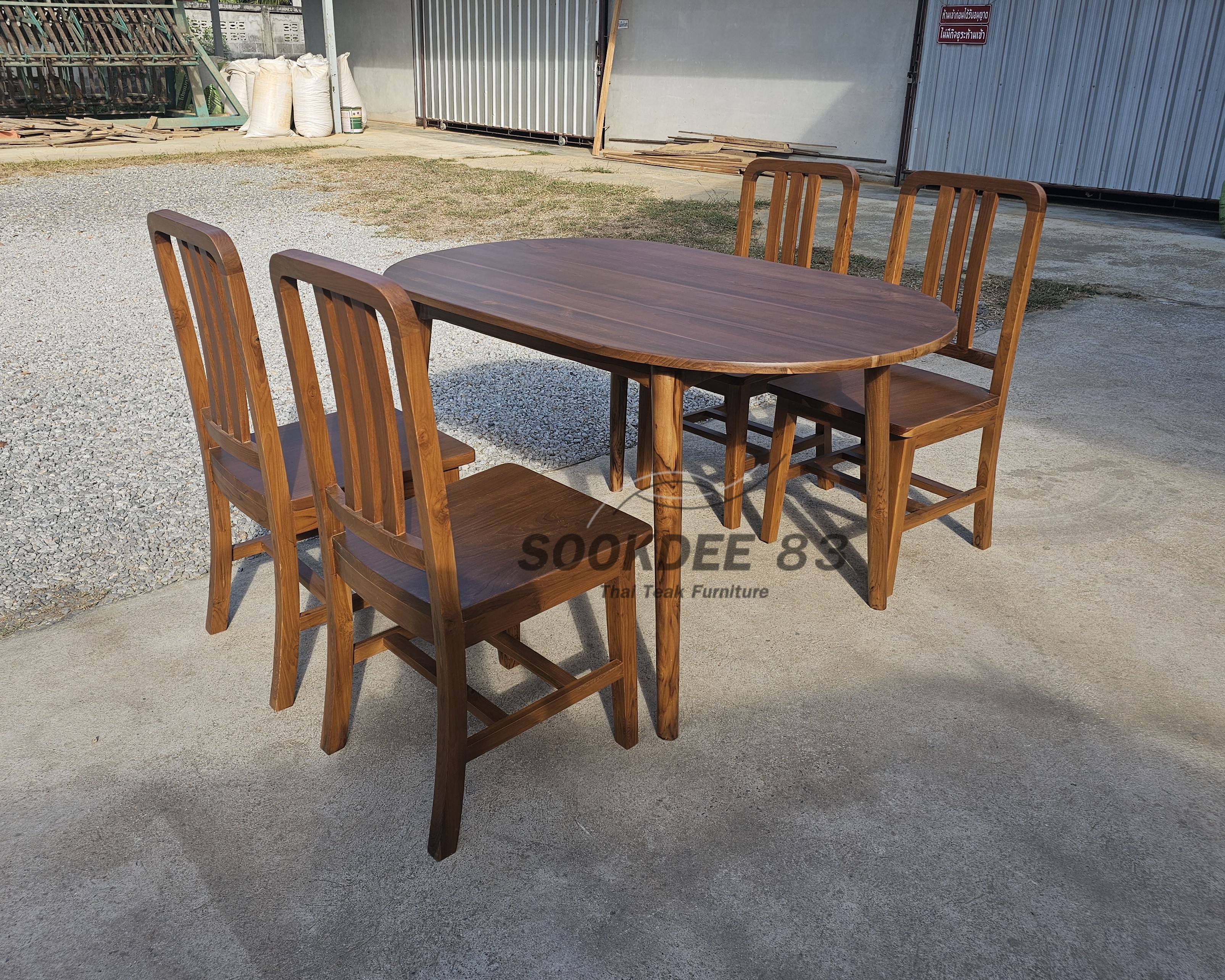 ชุดโต๊ะกินข้าววงรีมินิมอล เก้าอี้พนักมน