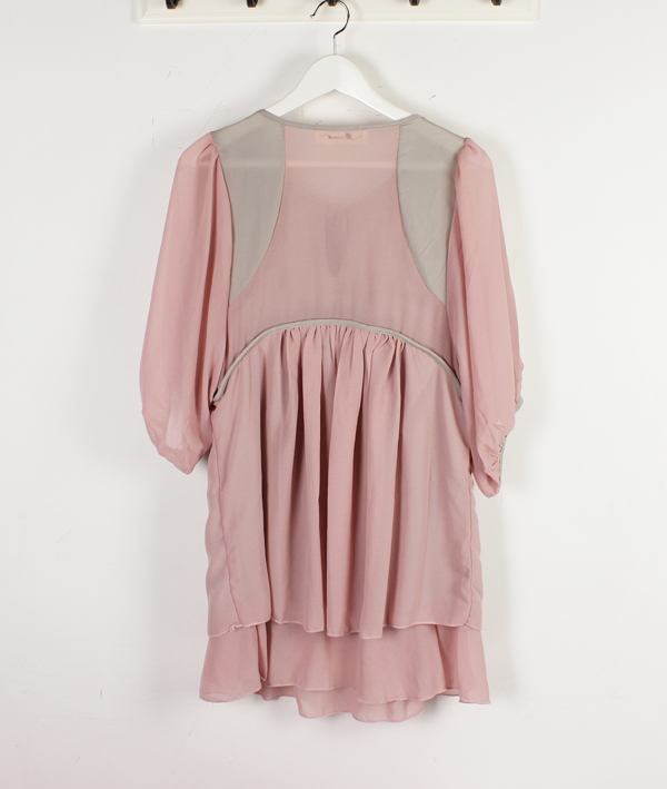 ชุดเดรสผ้าชีฟองเนื้อดีสีชมพูตุ่น หน้าอกแต่งด้วยดิ้นสวยงาม ส่งฟรี ems