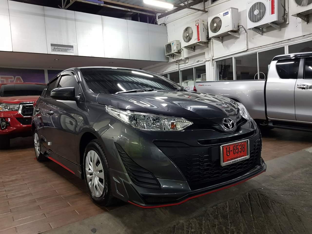 ชุดแต่ง Yaris 5 ประตู รุ่น Rider แบบท่อ ชุด 5 ชิ้น(มีสปอยเลอร์)