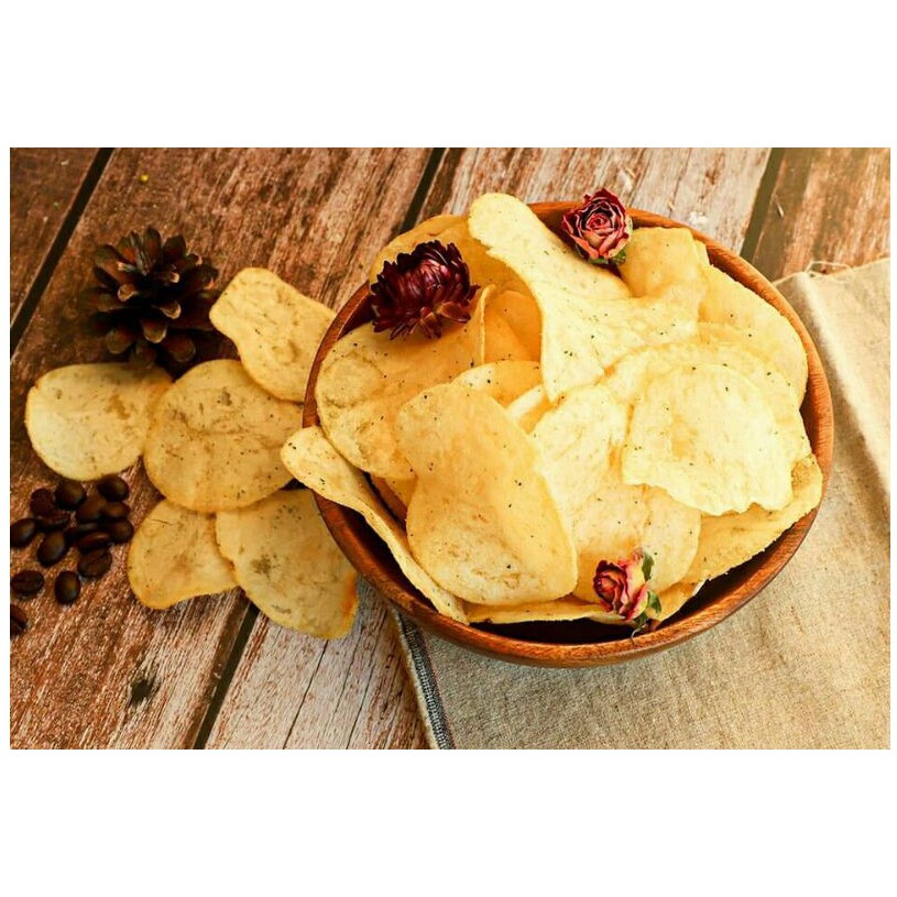 Calbee Honey Butter Chip 60 G. ฮันนี่บัตเตอร์ชิพ ฮันนี่บัตเตอร์ชิพ มันฝรั่งรสน้ำผึ้งกับเนย หอมหวานอร่อย มันฝรั่งเกาหลี Original ขนาด 60 กรัม