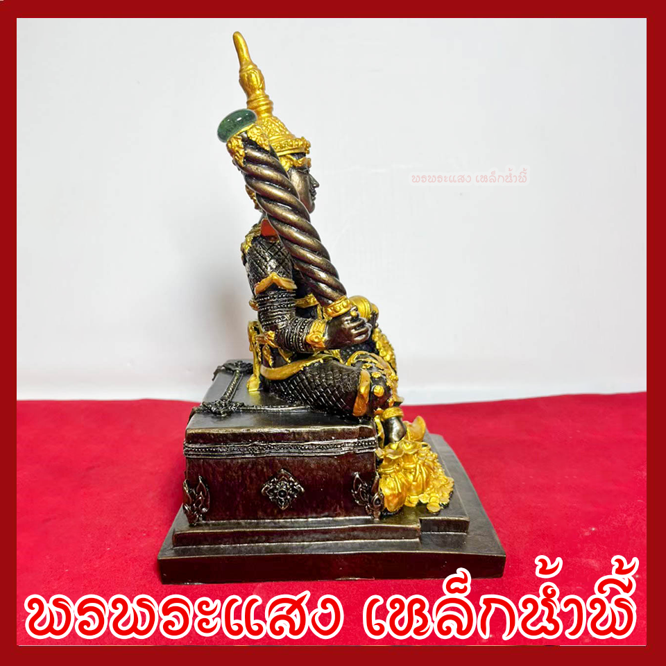 ท้าวเวสสุวรรณ หน้าเทพ บันดาลทรัพย์ สีมันปูแต่งทอง เนื้อมวลสารแร่เหล็กน้ำพี้