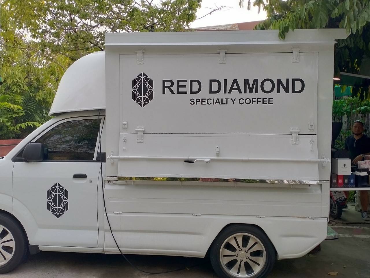 งานสติ๊กเกอร์ไดคัทติดรถ red diamond