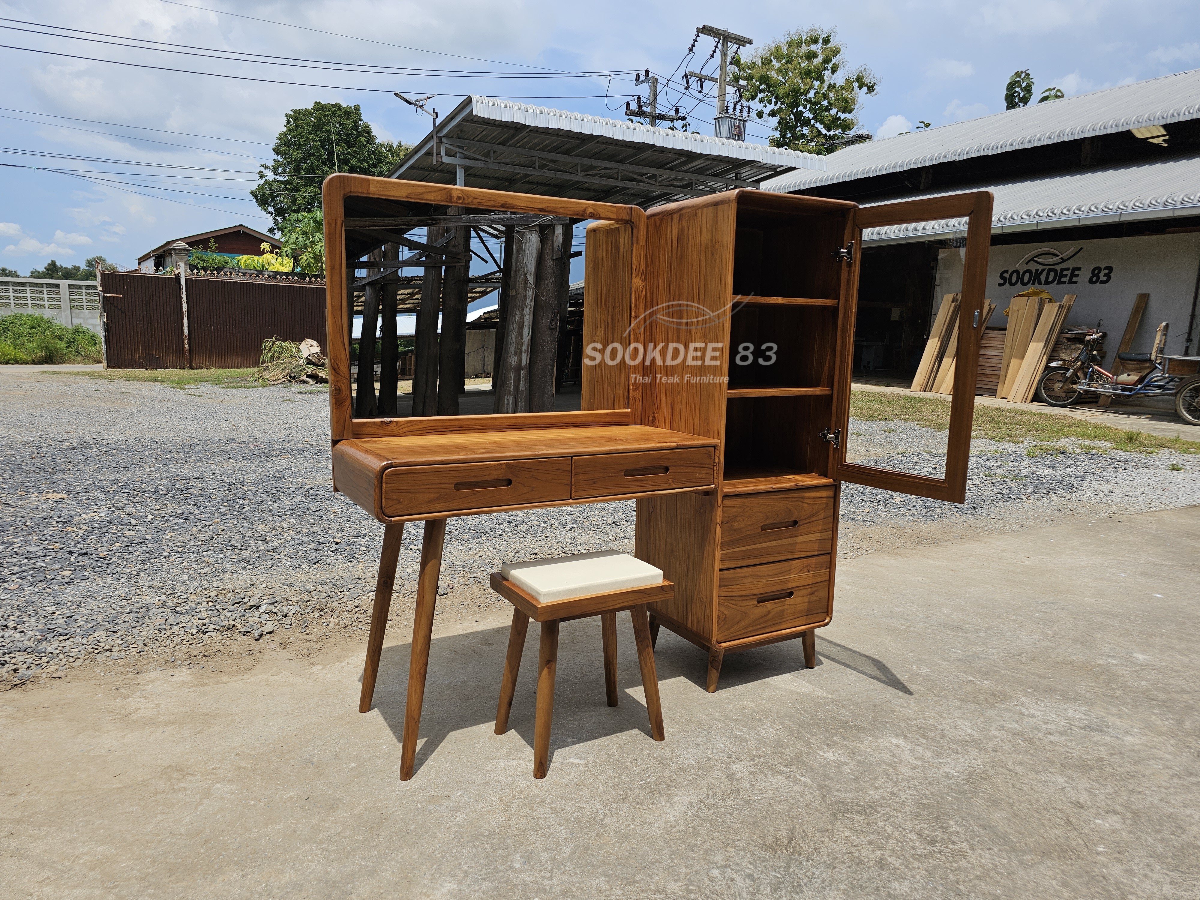 โต๊ะเครื่องแป้งมินิมอลผสมตู้กระจก