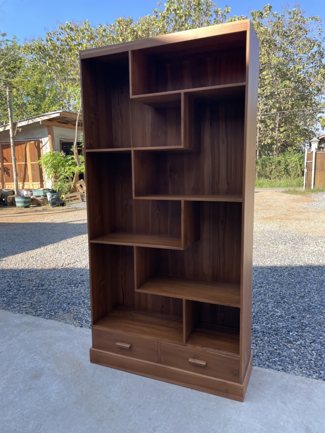 ชั้นวางของซิกแซกหลังทึบ