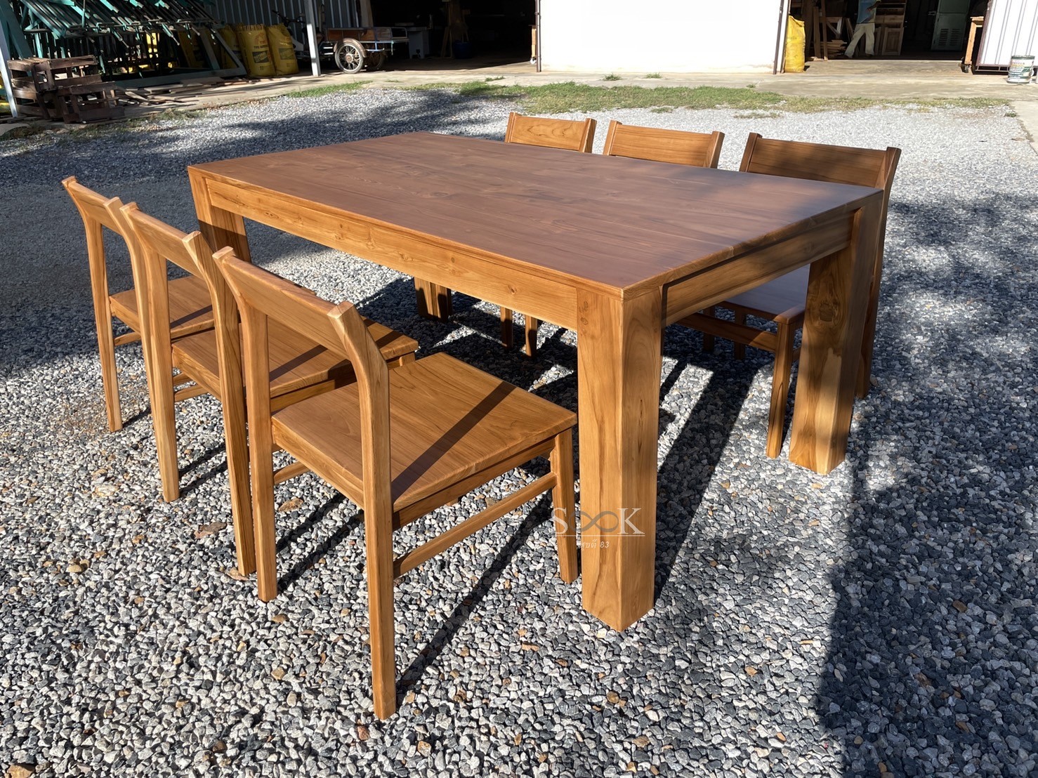 ชุดโต๊ะกินข้าวขาตรง เก้าอี้พนักแหงน