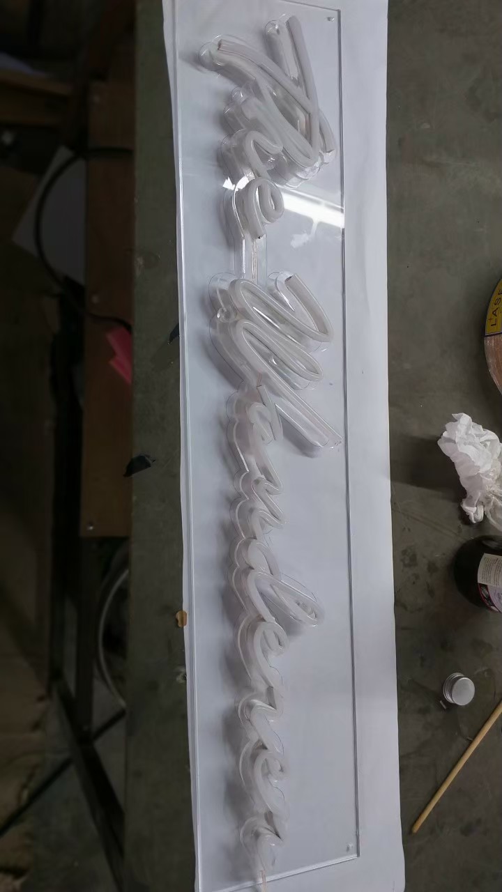 ป้ายไฟนีออน