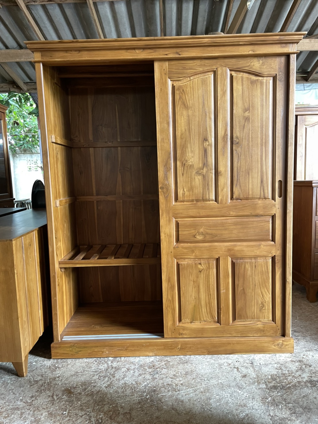 ตู้เสื้อผ้าบานเลื่อนปีกนก เต้าคู่ 1.5 ม. สูง 1.8 ม.