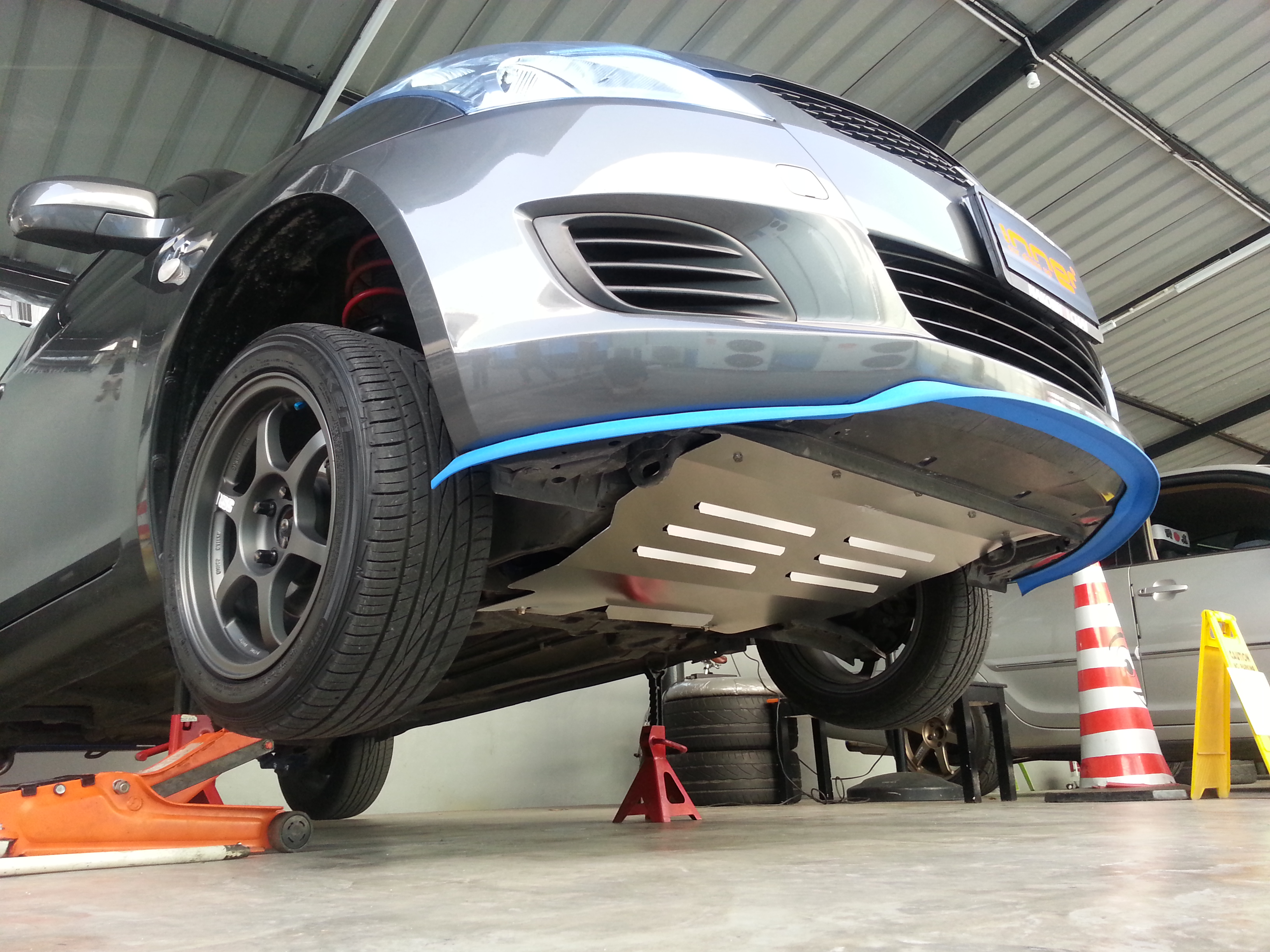 แผ่นปิดใต้ห้องเครื่องอลูมิเนียม Suzuki Swift ZC Raceplate_Undertray