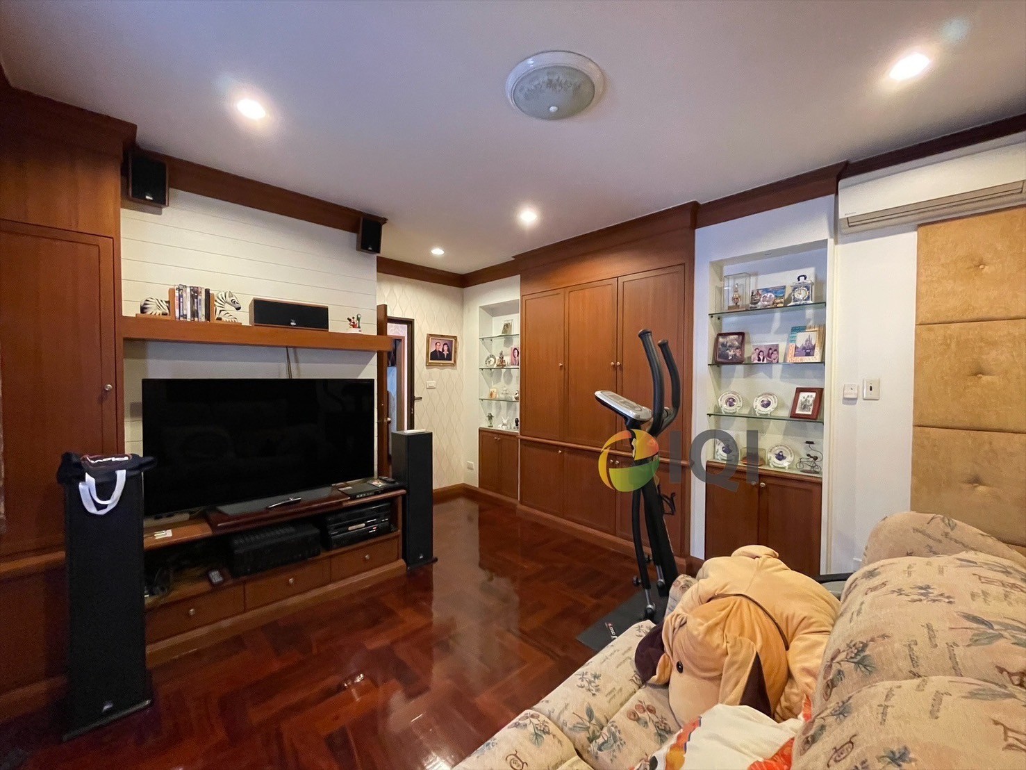 ขายบ้านเดี่ยว 2 ชั้น หมู่บ้านลดาวัลย์ ศรีนครินทร์ หน้าโครงการติดรถไฟฟ้า สถานีศรีแบริ่ง