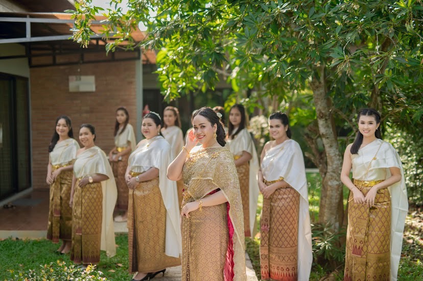 ชุดเพื่อนเจ้าสาว (สไบ+ผ้าถุง)