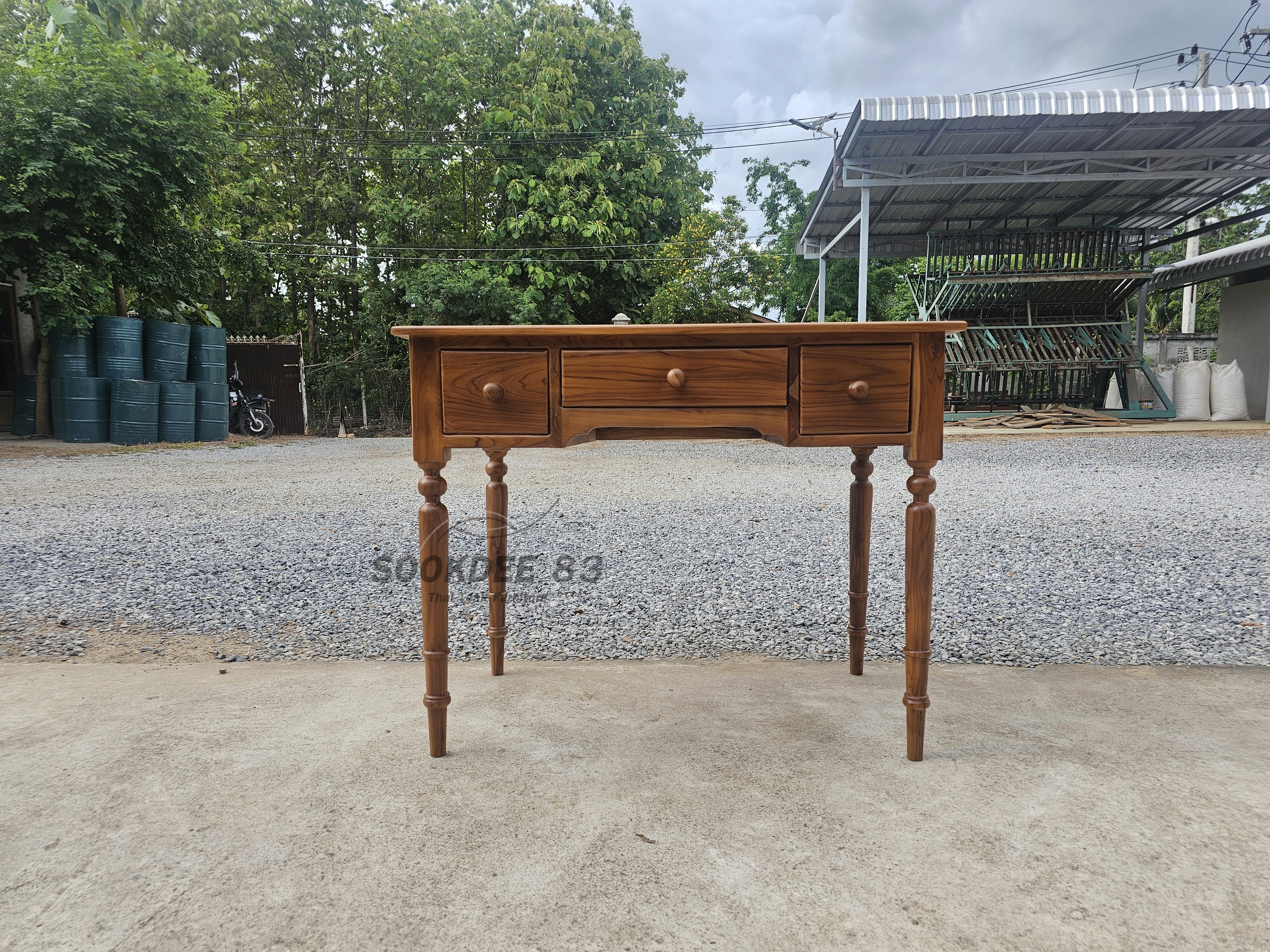 โต๊ะทำงานคลาสสิค ขากลึง