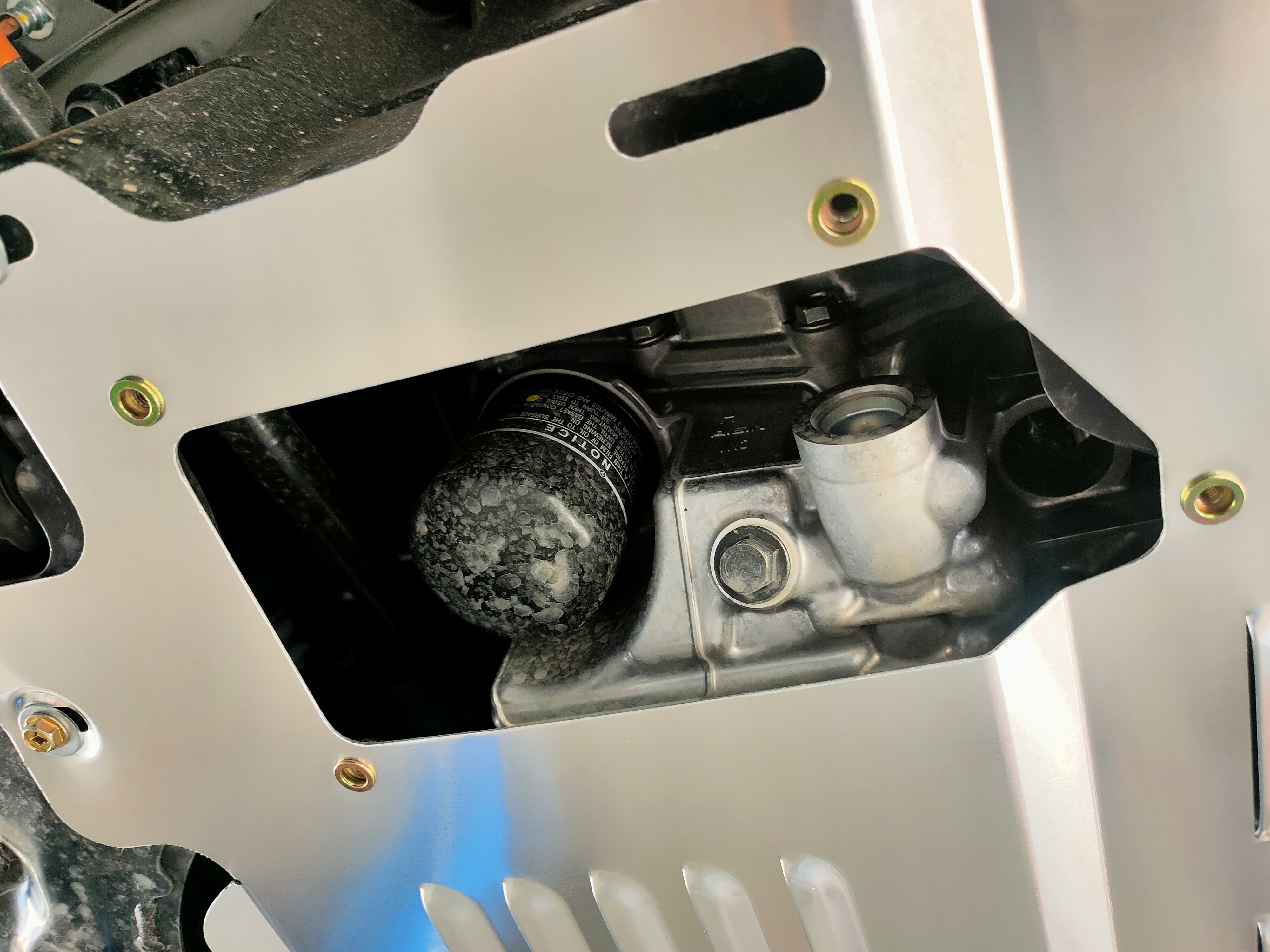 แผ่นปิดใต้ห้องเครื่องอลูมิเนียม Veloz 2022 Raceplate_Undertray