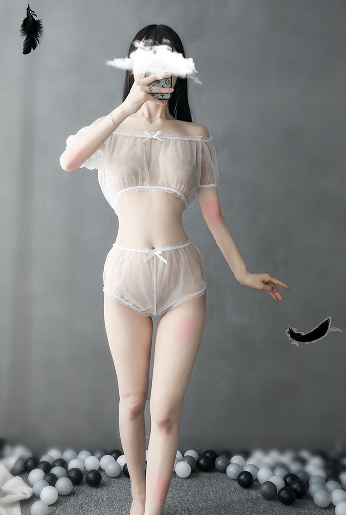 N821 ชุดนอนเซ็กซี่ ชุดนอนผ้าซีทรูมาในแบบ 2 ชิ้นบน-ล่าง ชิ้นบนเป็นเสื้อเกาะอกปาดไหล่แขนสั้น ชิ้นล่างเป็นกางเกงผ้าซีทรูไม่มีซับตามรูปถ่ายสินค้าจริงเลยค่ะ