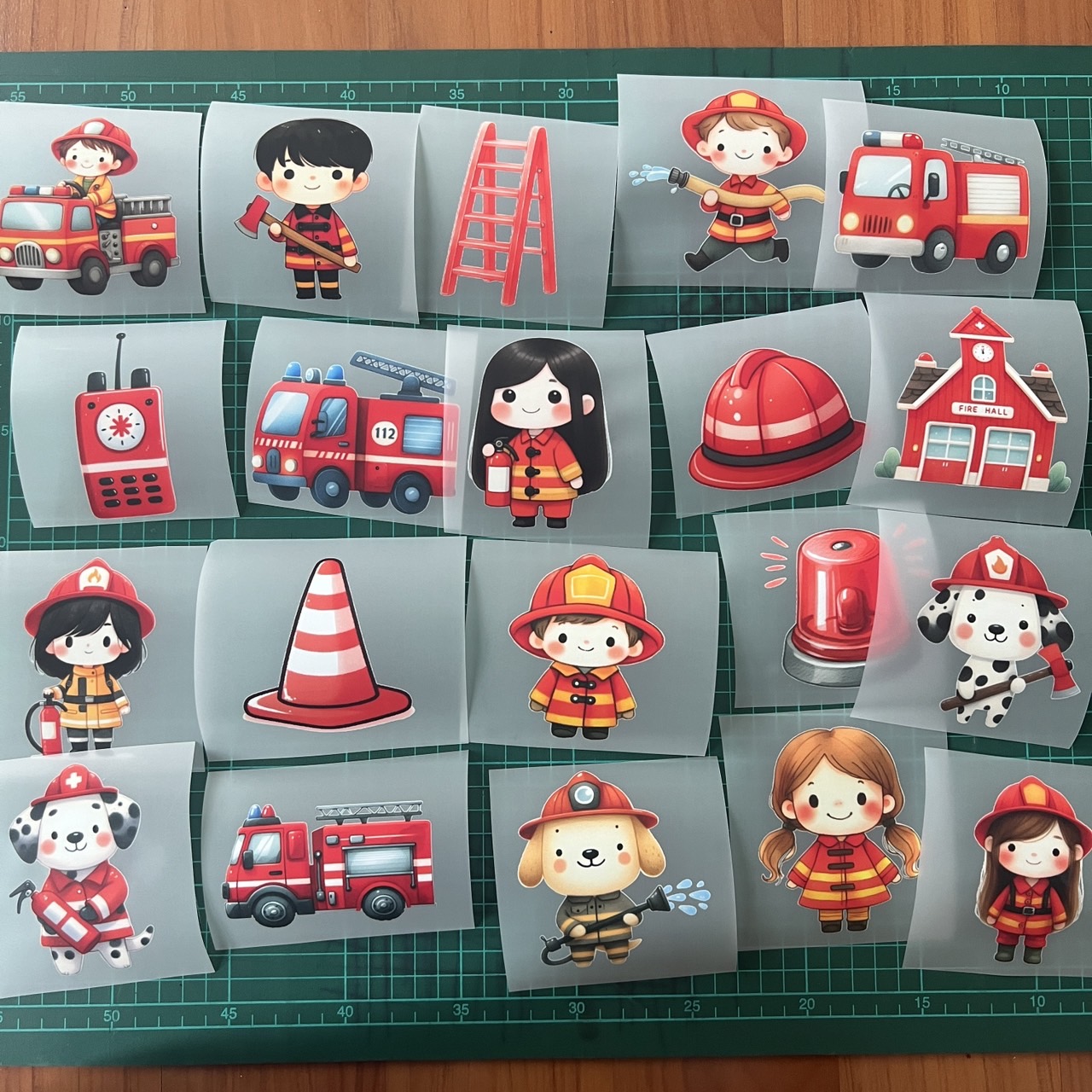 ตัวรีดติดเสื้อ นักดับเพลิง ฟิลม์รีดร้อน พิมพ์ลาย สติกเกอร์รีดติดเสื้อ สกรีนลาย ฟิลม์ DFT DTF