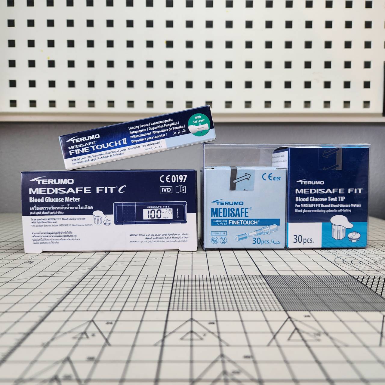 เครื่องตรวจน้ำตาล TERUMO MEDISAFE FIT + กระเปาะและเข็มตรวจ 30 ชุด