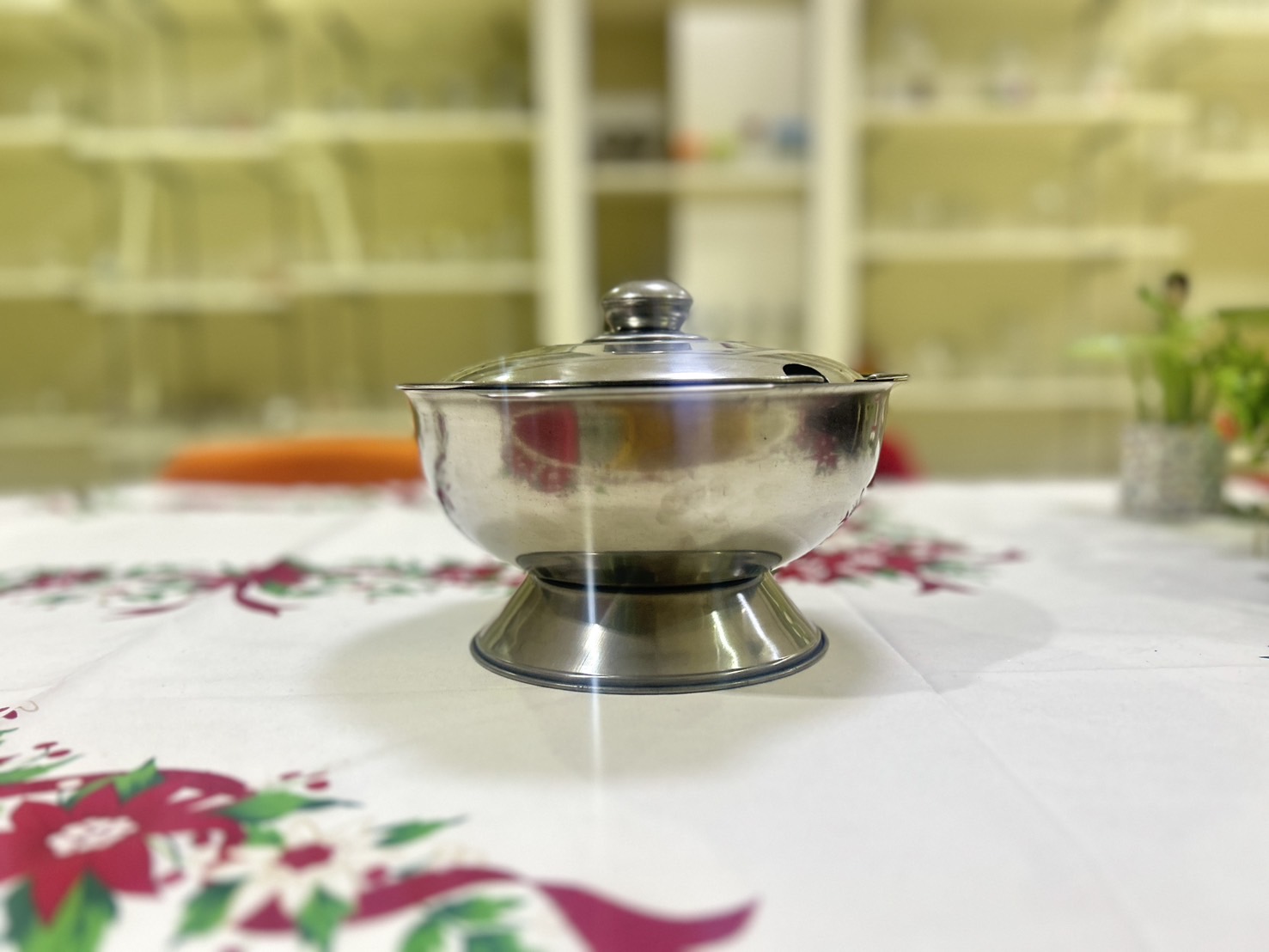 US โถข้าวสแตนเลสพร้อมฝา 22 ซม.