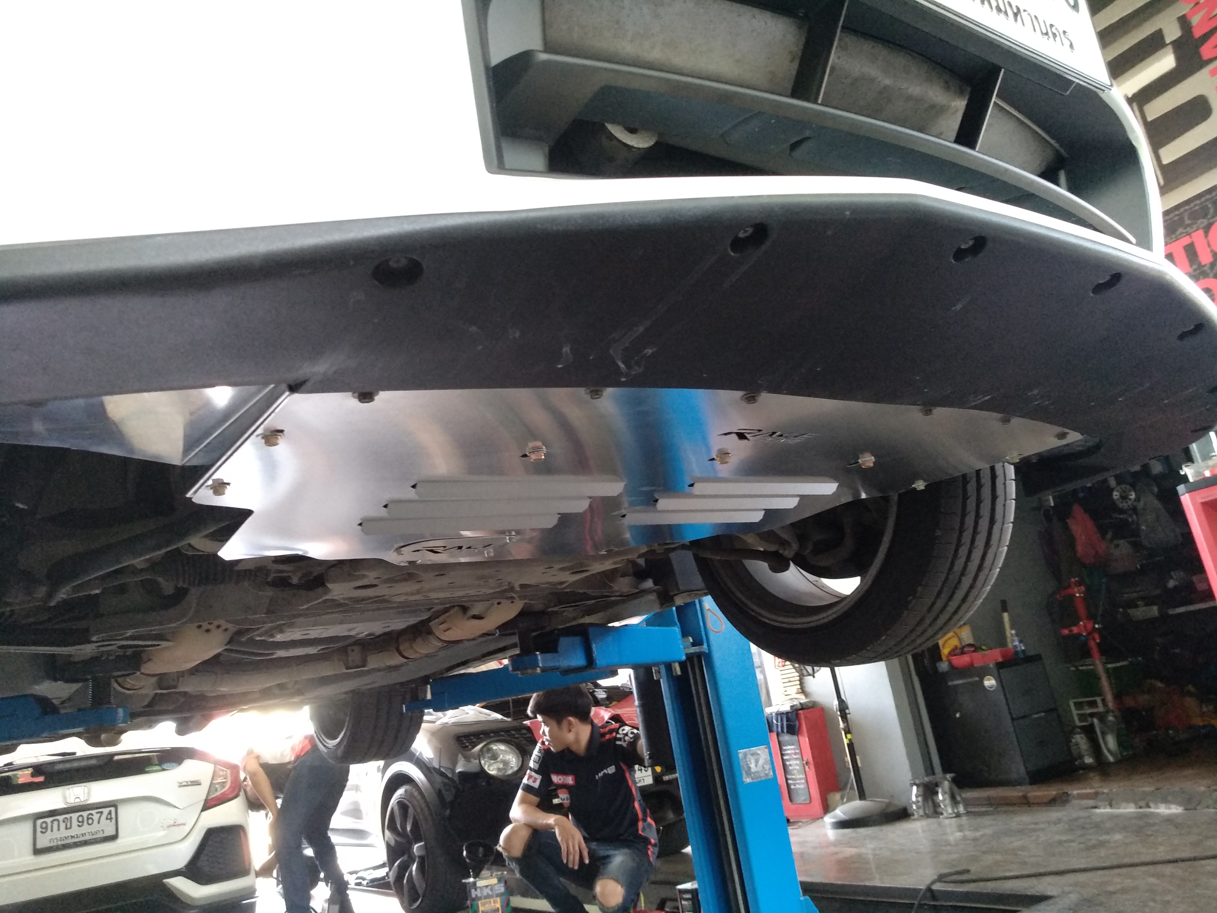 แผ่นปิดใต้ห้องเครื่องอลูมิเนียม Nissan 370Z Nismo Version Raceplate_Undertray