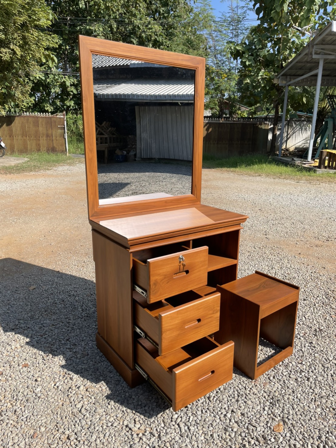 โต๊ะเครื่องแป้งไม้สัก