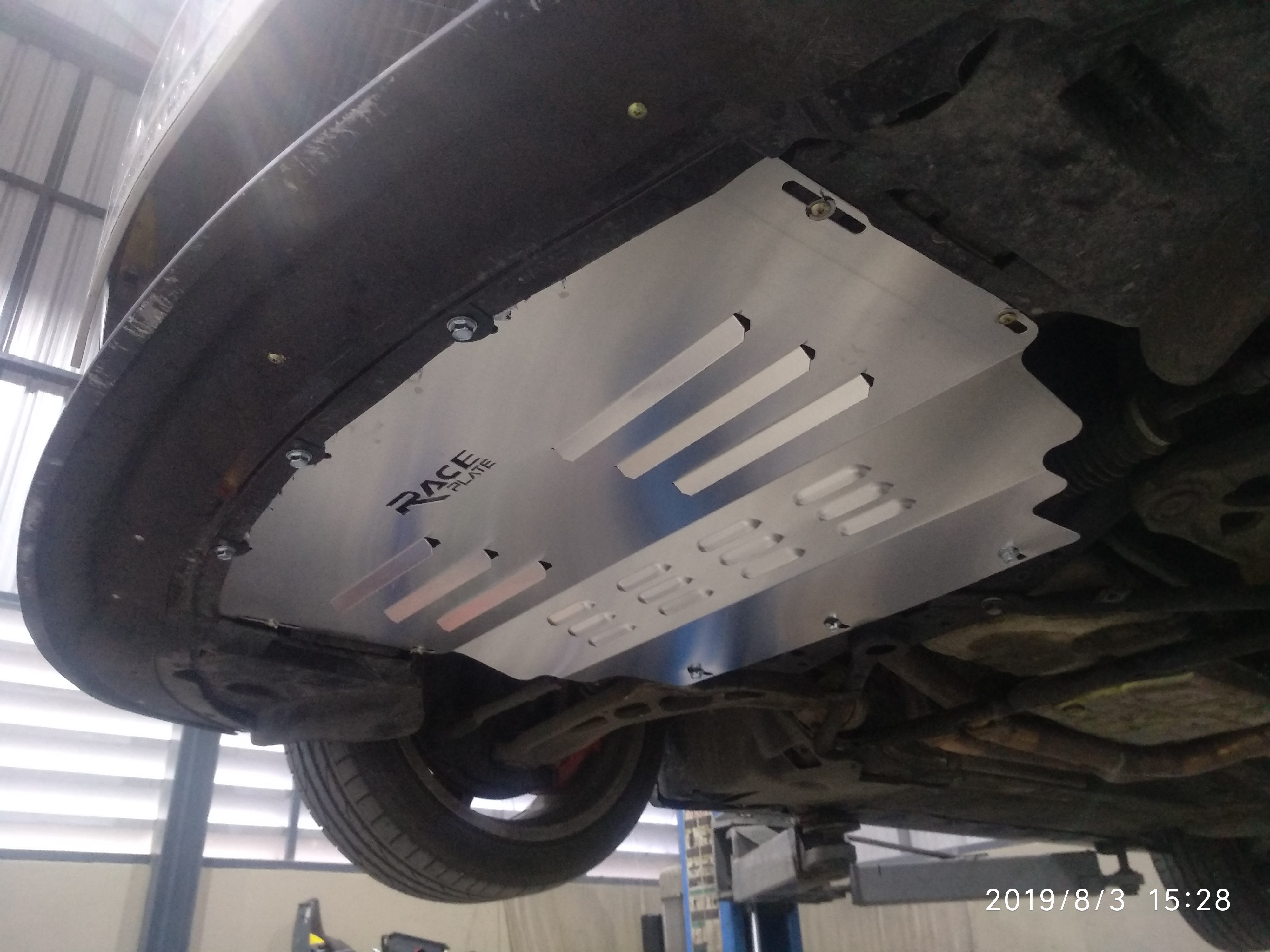 แผ่นปิดใต้ห้องเครื่องอลูมิเนียม BMW E46 Raceplate_Undertray