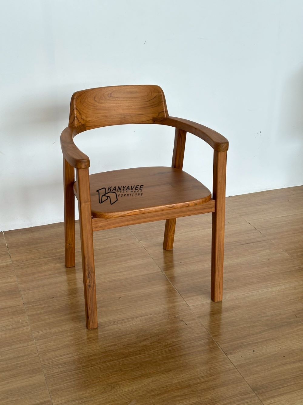 เก้าอี้อาร์มแชร์ไม้สัก สีสักทอง
