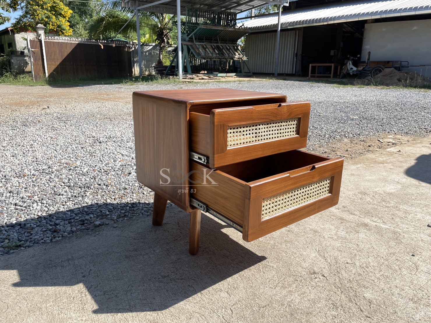 ตู้หัวเตียงไม้สักผสมหวาย