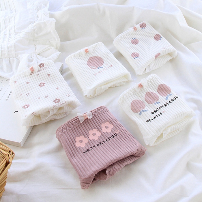 NA123(แพ็ค5ตัว5ลาย) กางเกงในน่ารัก กางเกงในผ้าฝ้ายทรงเต็มตัวเหมาะสำหรับท่านที่ชอบใส่แบบเต็มก้น ขอบเป็นยางยืดไม่รัดแน่นจนเกินไป ขายแบบยกเซต5ตัว5ลายตามรูปถ่ายสินค้าจริงเลยค่ะ ***ในหุ่นใส่เบอร์ M