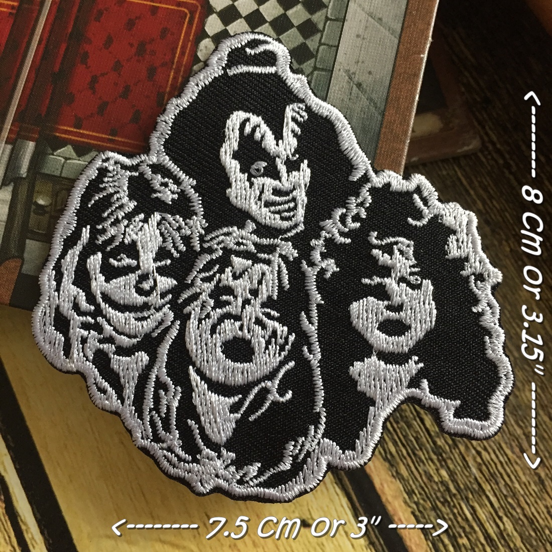 Kiss วงดนตรี ร็อค เฮฟวี่เมทัล พังค์ ตัวรีดแบบปัก อาร์มปัก ตัวรีดติดเสื้อ ตัวรีด ติดกระเป๋า ติดหมวก ติดแจ๊คเก็ต Rock Iron on Embroidered Patch