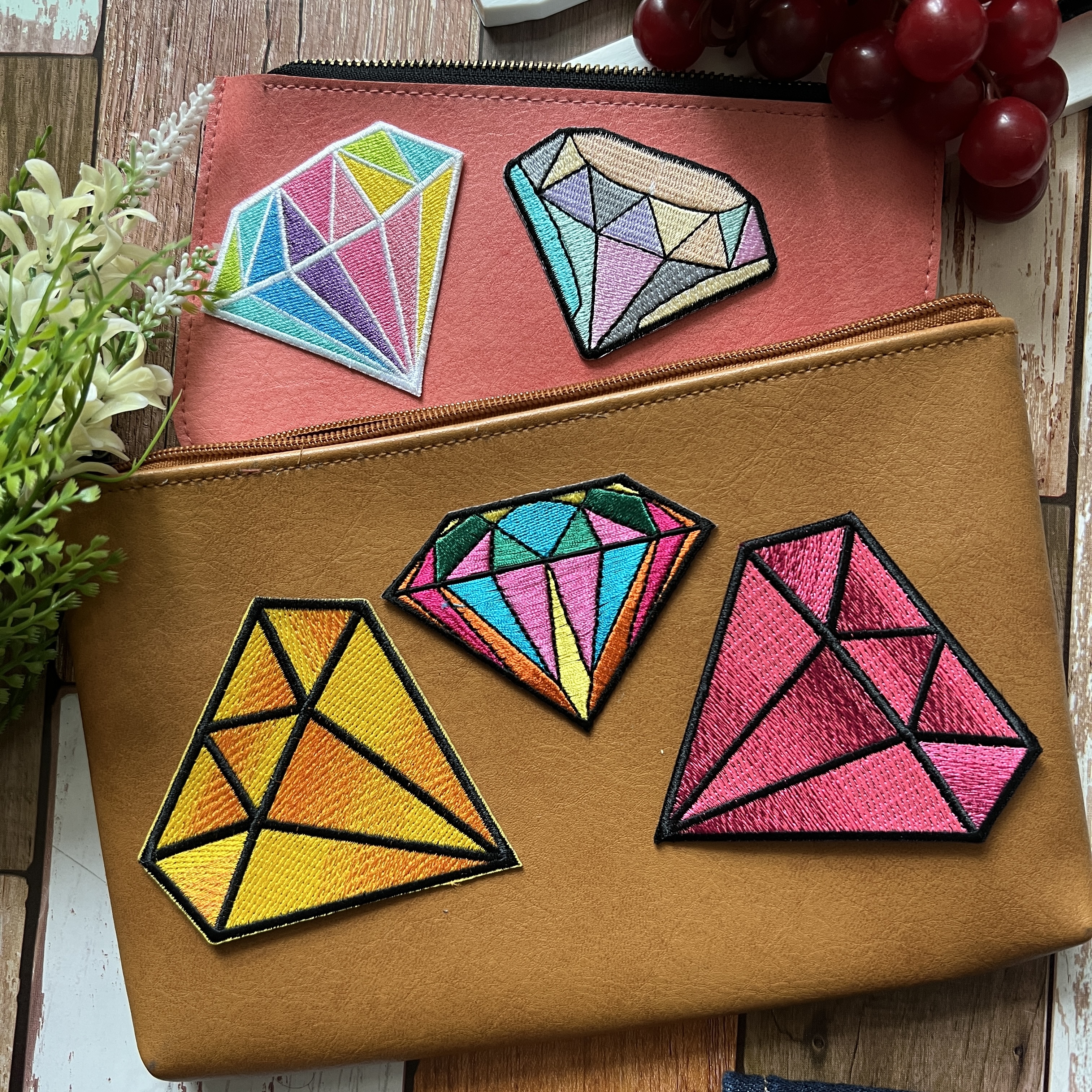 เพชร Diamond ตัวรีดติดเสื้อ อาร์มรีด อาร์มปัก ตกแต่งเสื้อผ้า หมวก กระเป๋า แจ๊คเก็ตยีนส์ Cute Embroidered Iron on Patch