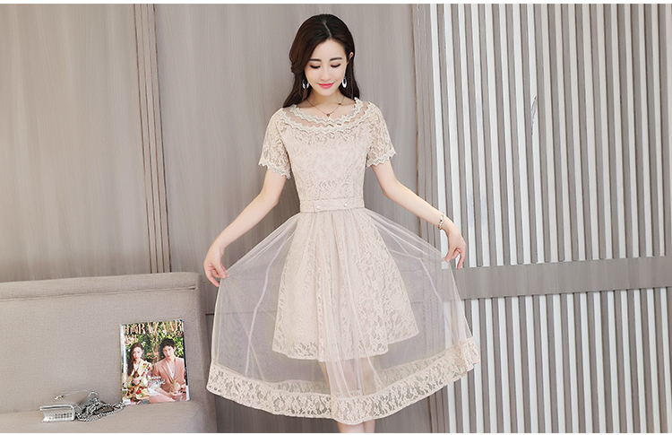 ชุดเดรสผ้าลูกไม้สีครีม ส่งฟรี ems