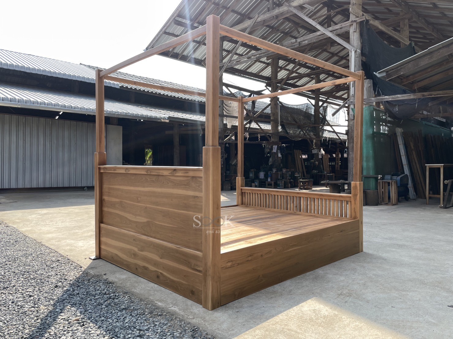 เตียงเสามุ้งมินิมอล (สีสัก)