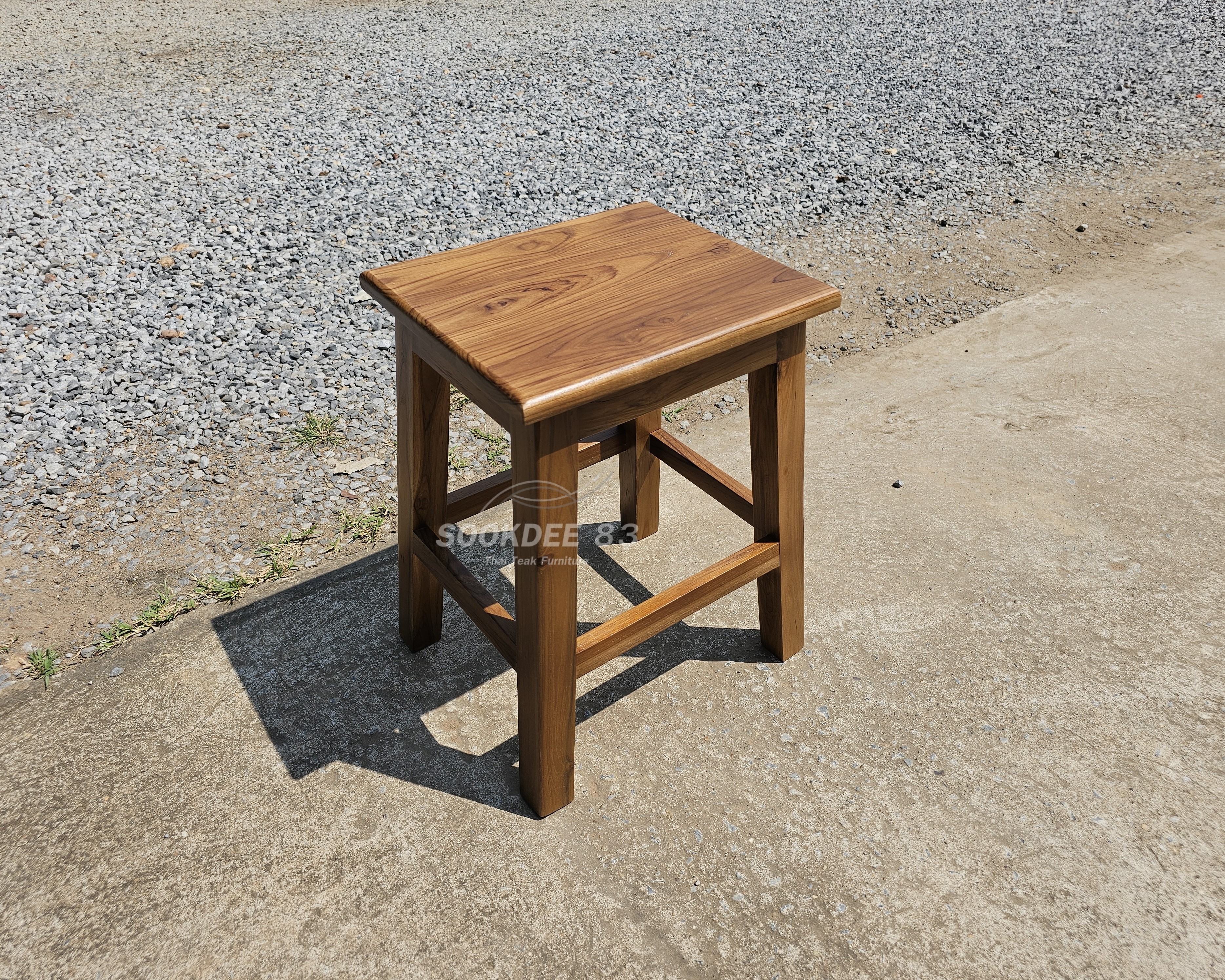 เก้าอี้มินิมอลขาเอ