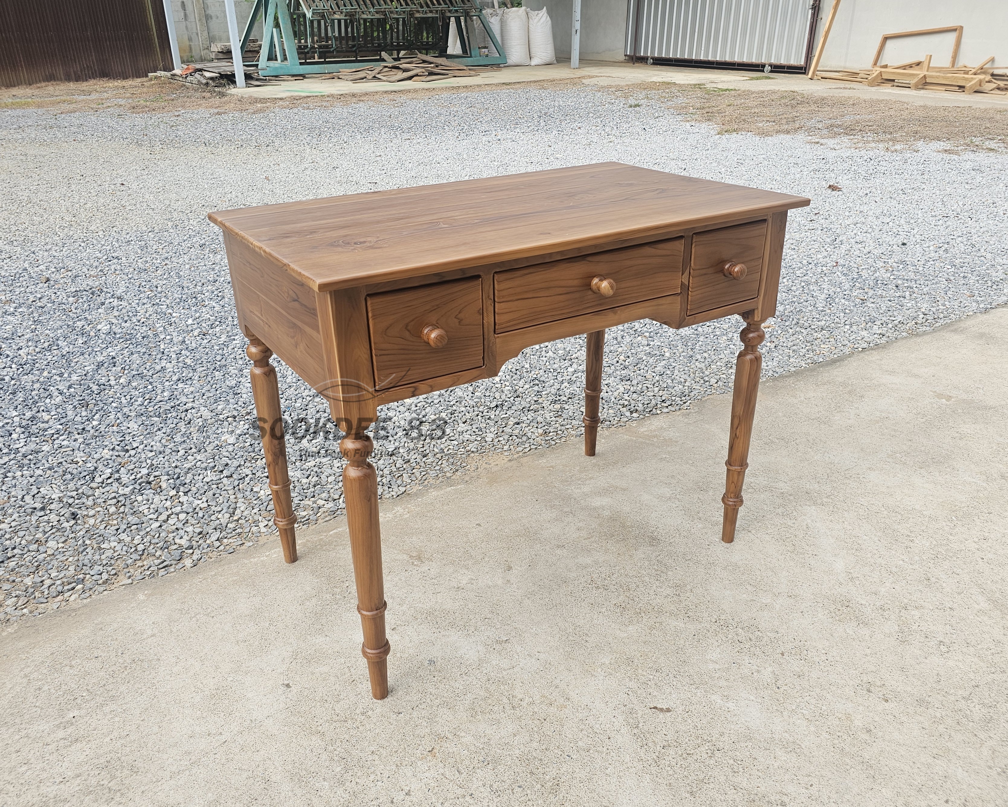 โต๊ะทำงานคลาสสิค ขากลึง