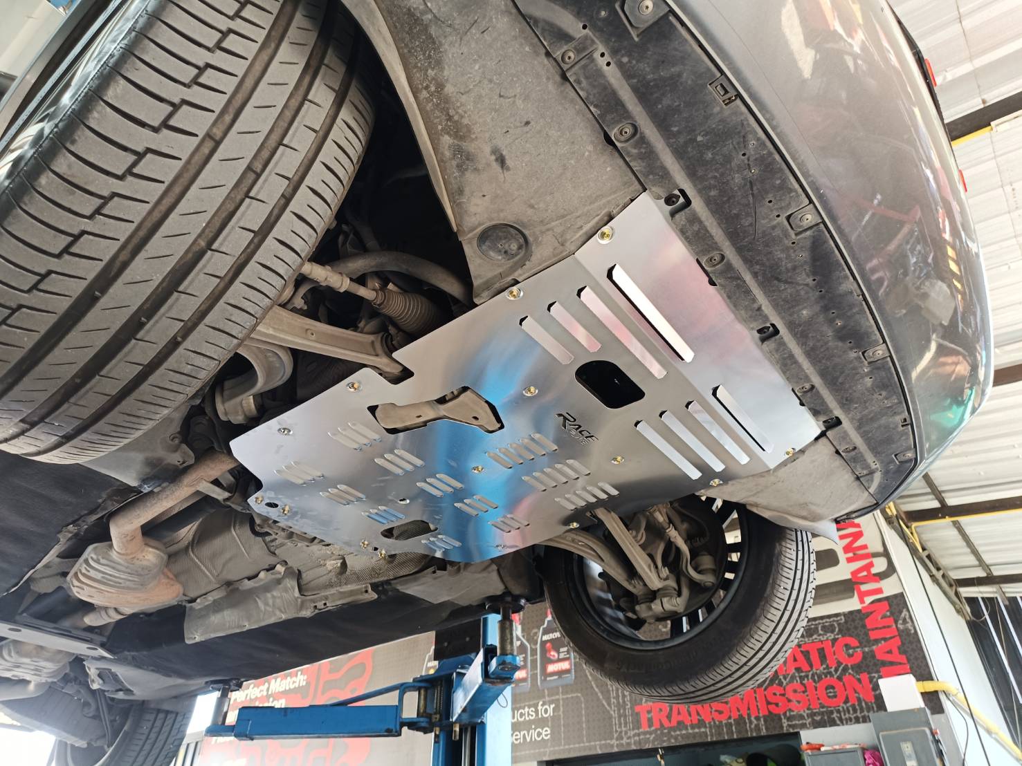 แผ่นปิดใต้ห้องเครื่องอลูมิเนียม Audi Q5 2018-2023 Raceplate_Undertray