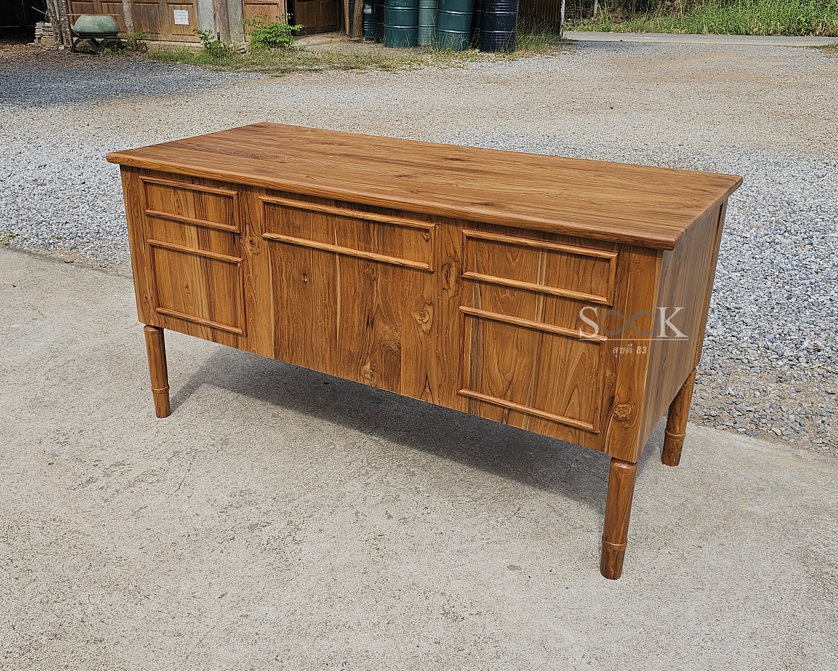 โต๊ะทำงานคลาสสิค