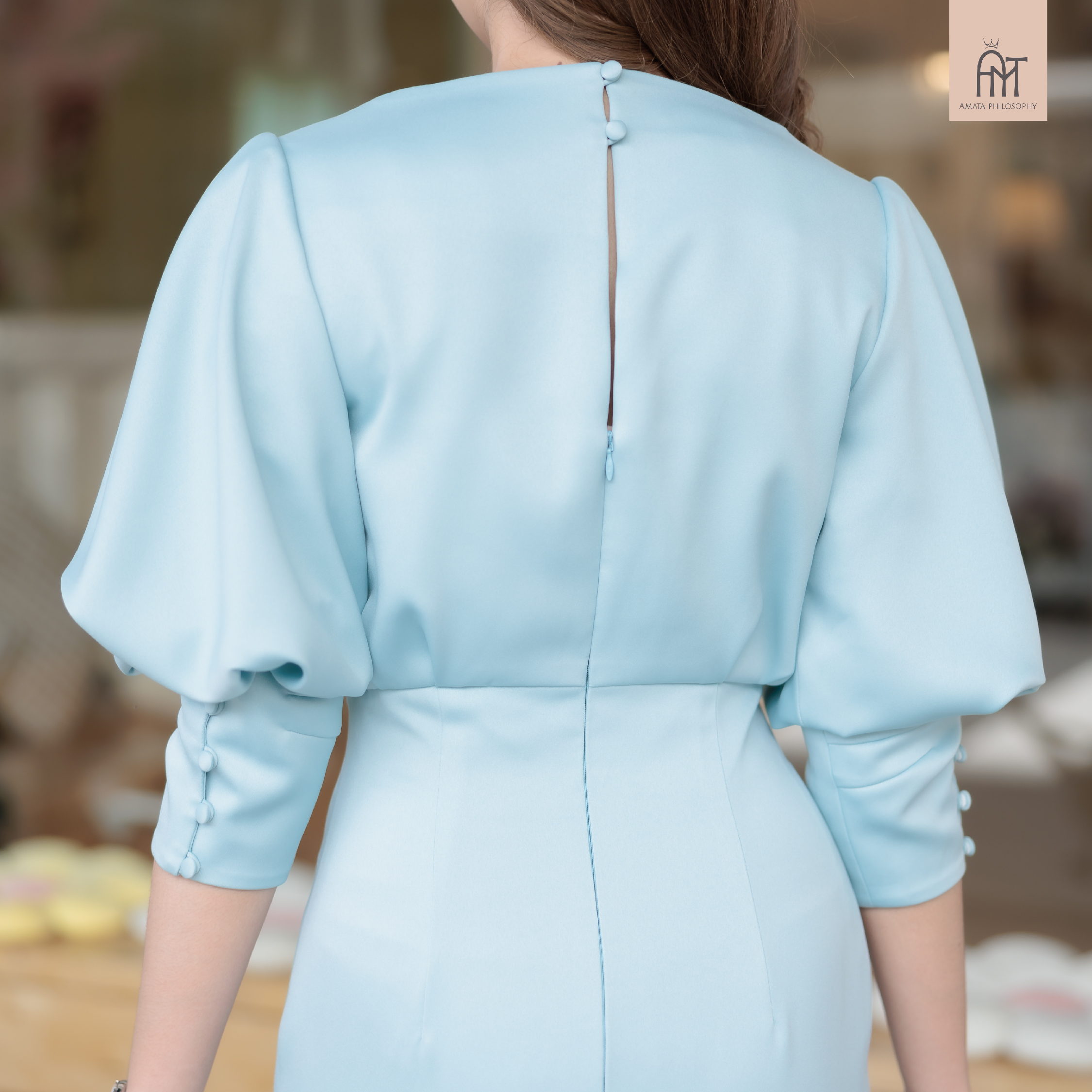 AMATA เดรสแขนพอง สีฟ้า