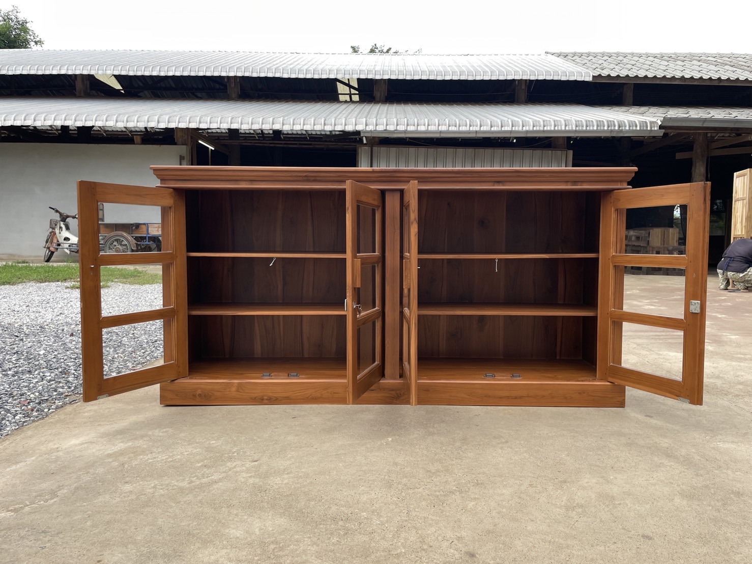 ตู้หนังสือบานกระจก