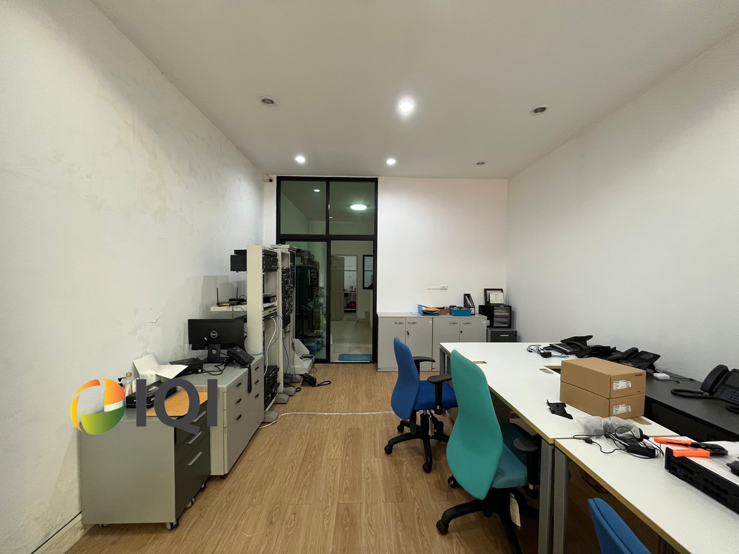 ขาย อาคารพาณิชย์ 3.5 ชั้น The Village ปัญญา-รามอินทรา