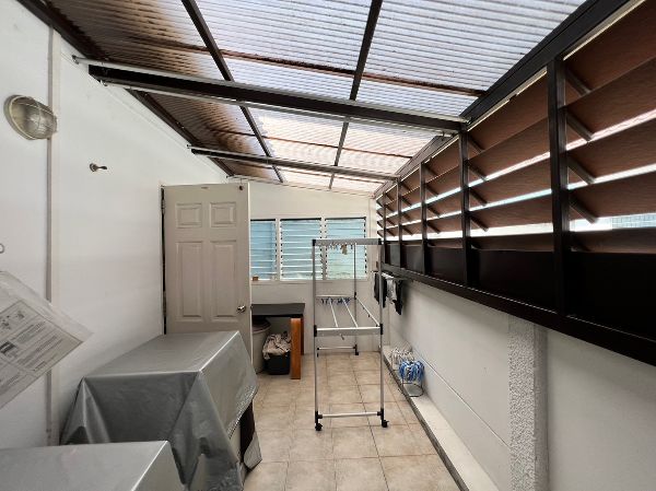 ขายด่วน บ้านเดี่ยว 2 ชั้น หมู่บ้านกลางสวน (โรงโป๊ะ) ตำบลตะเคียนเตี้ย บางละมุง ชลบุรี