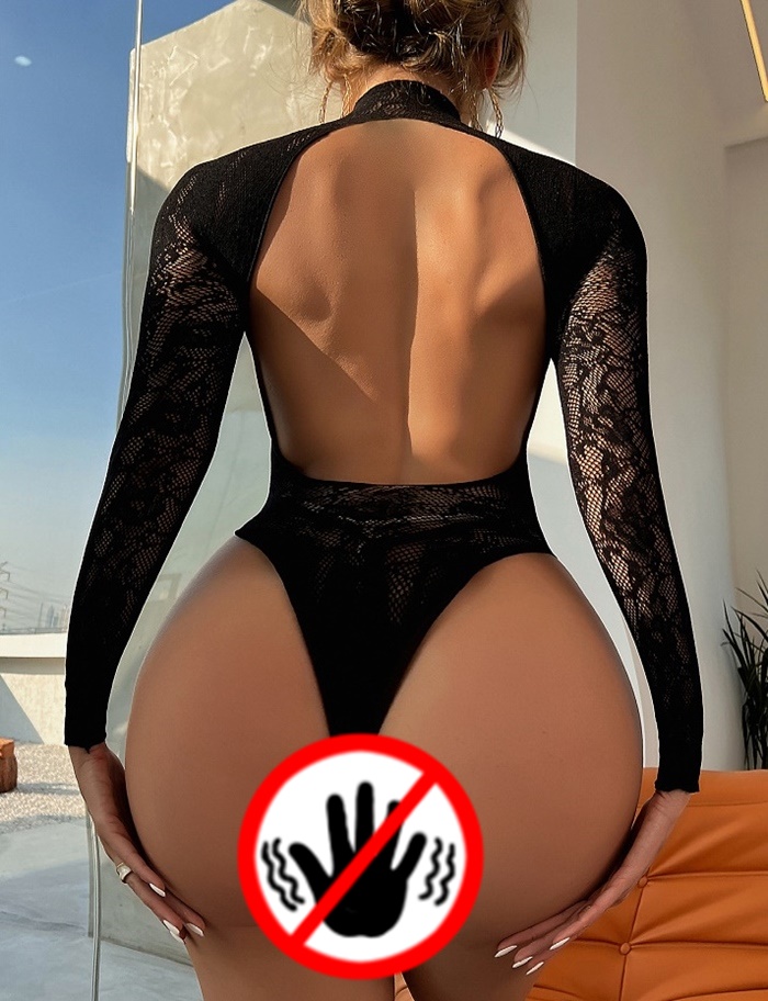 K134 ชุดตาข่ายแขนยาวสีดำ บอดี้สูทตาข่ายเว้าต้นขาสูง ด้านหน้าเป็นช่องๆด้านหลังเว้าเปิดหลังกว้างๆตามรูปเลยค่ะ ***เฉพาะชุดตาข่ายไม่รวมอุปกรณ์สวมใส่อย่างอื่น