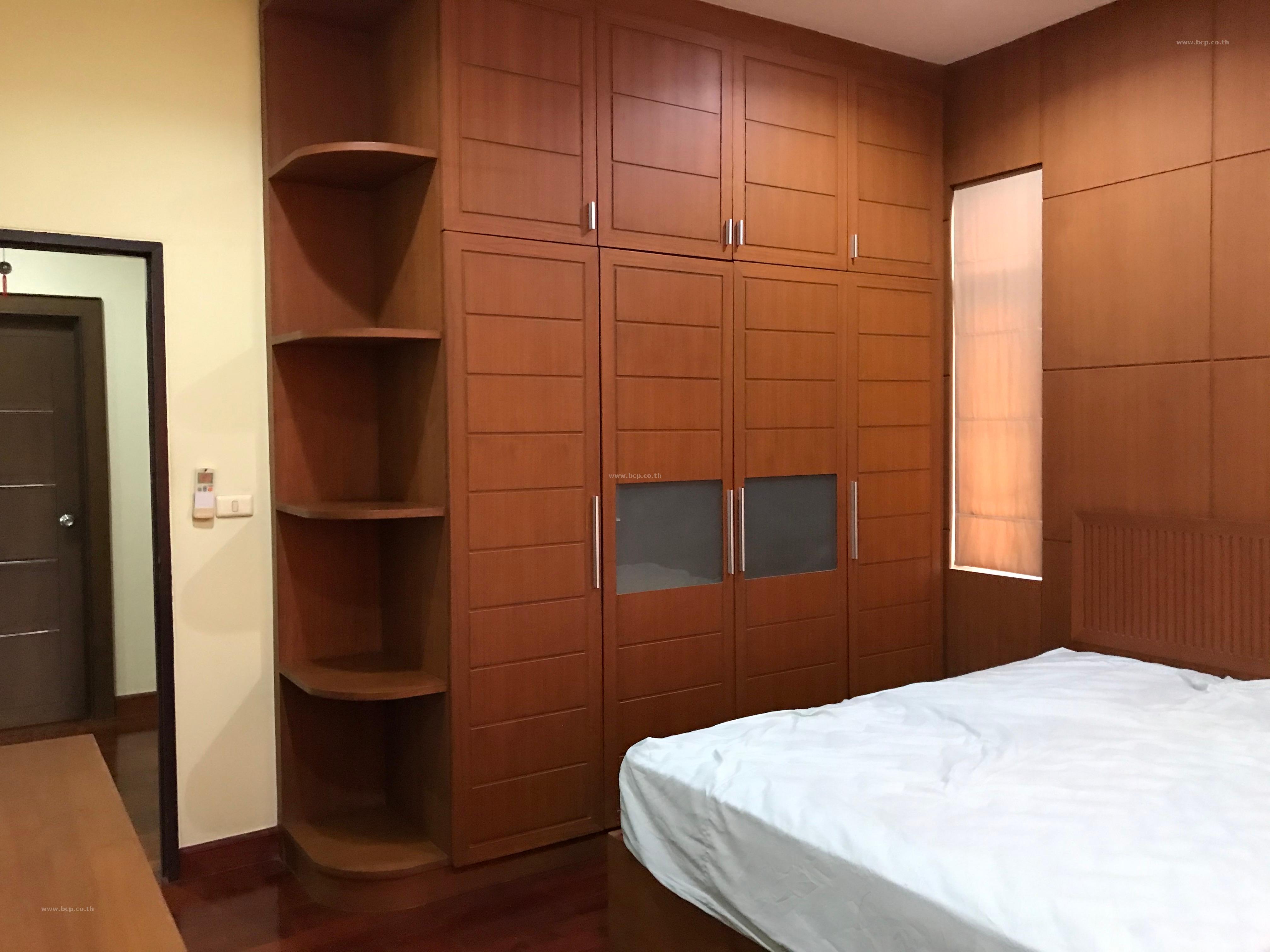 ขายบ้านเดี่ยว 2 ชั้น หมู่บ้านสวนสวย เนื้อที่ 101 ตารางวา ถนนเฉลิมพระเกียรติ ร.9