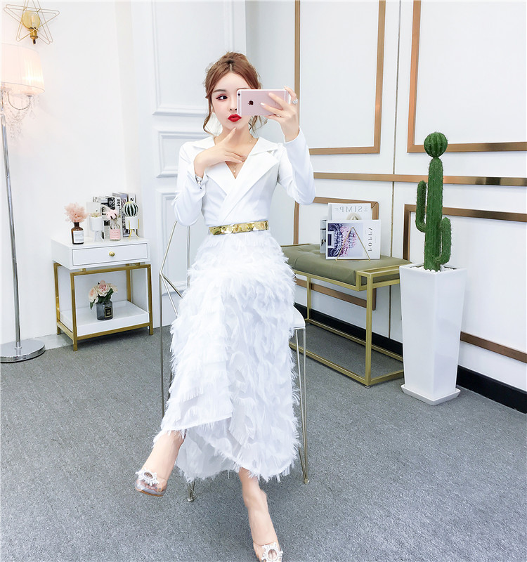 ชุดเดรสสีขาวออกงาน ไซน์คอปกขนาดใหญ่ มีเข็มขัดสีทองเงาๆๆ ให้เหมือนแบบ ส่งฟรี ems