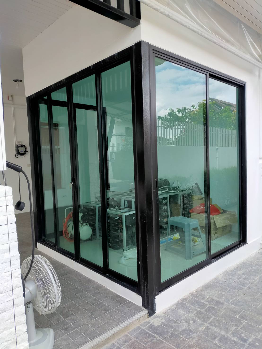 กั้นห้องกระจก