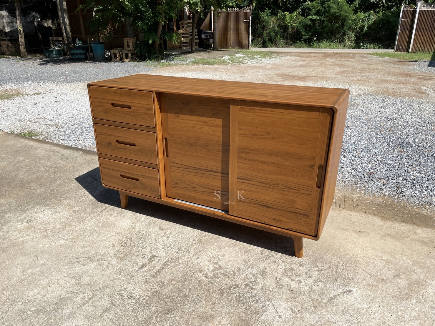 ตู้เก็บของบานสไลด์