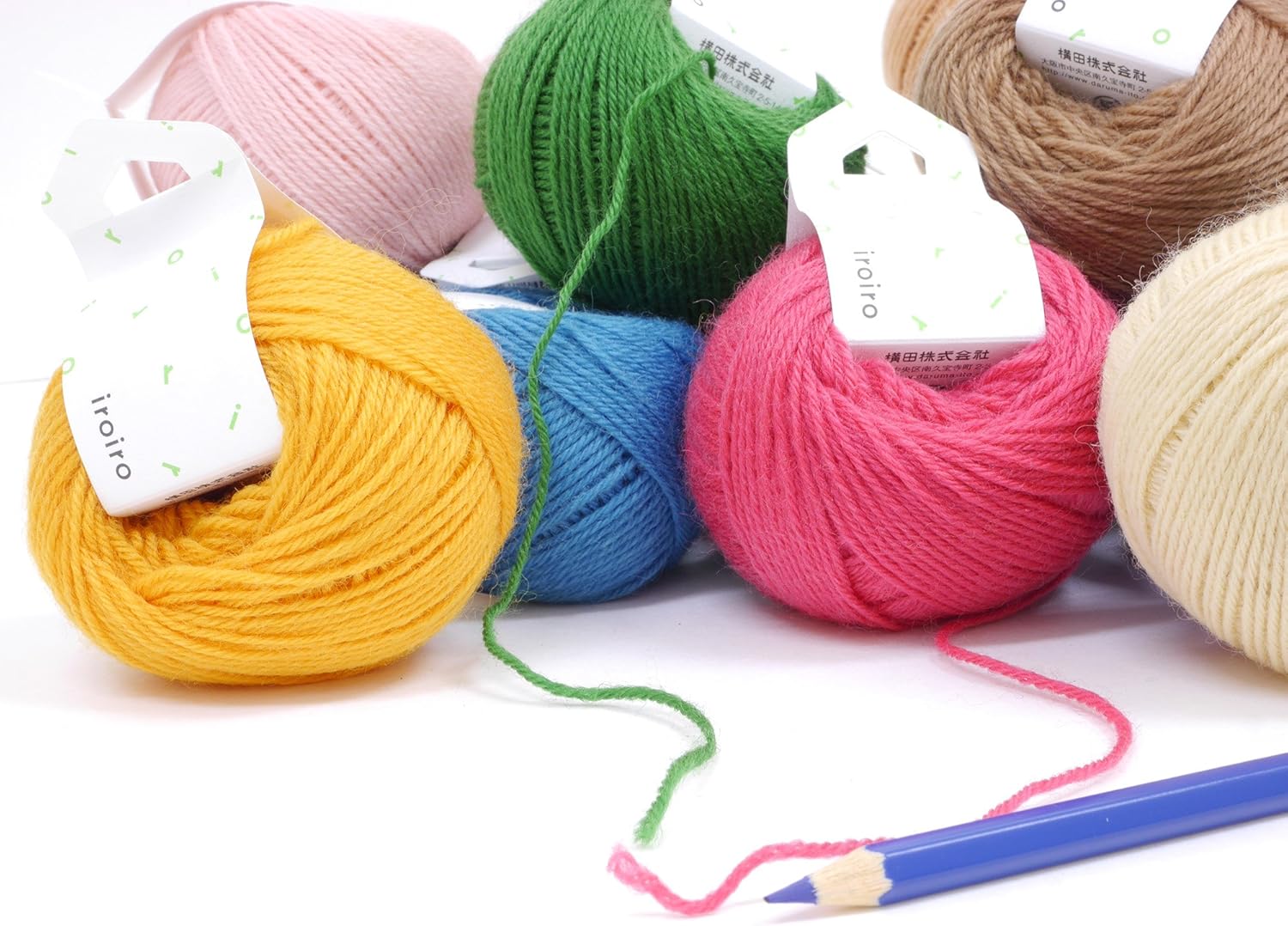 DARUMA IROIRO YARN ไหม Wool 4 ply สำหรับงานถัก ปัก Punch และทำปอม กว่า 50 สี Made in japan (01-1410)