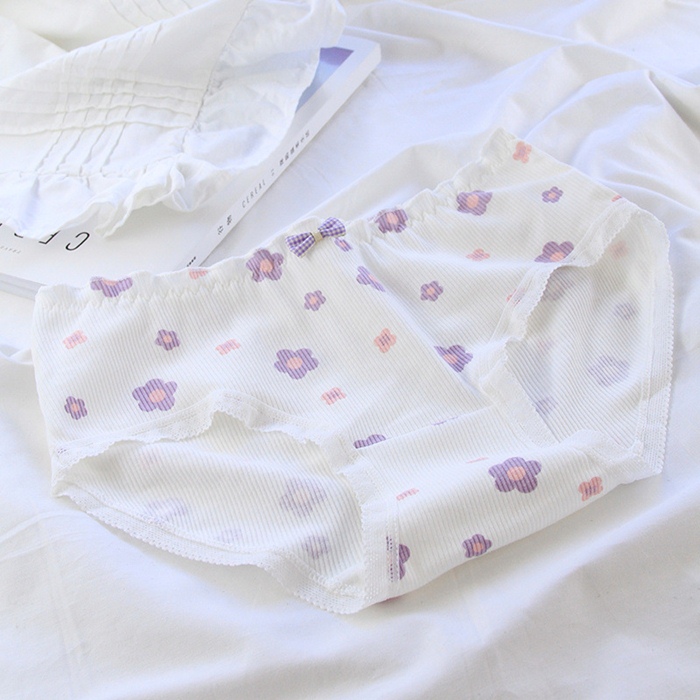 NA122(แพ็ค5ตัว5ลาย) กางเกงในน่ารัก กางเกงในผ้าฝ้ายทรงเต็มตัวเหมาะสำหรับท่านที่ชอบใส่แบบเต็มก้น ขอบเป็นยางยืดไม่รัดแน่นจนเกินไป ขายแบบยกเซต5ตัว5ลายตามรูปถ่ายสินค้าจริงเลยค่ะ ***ในหุ่นใส่เบอร์ M