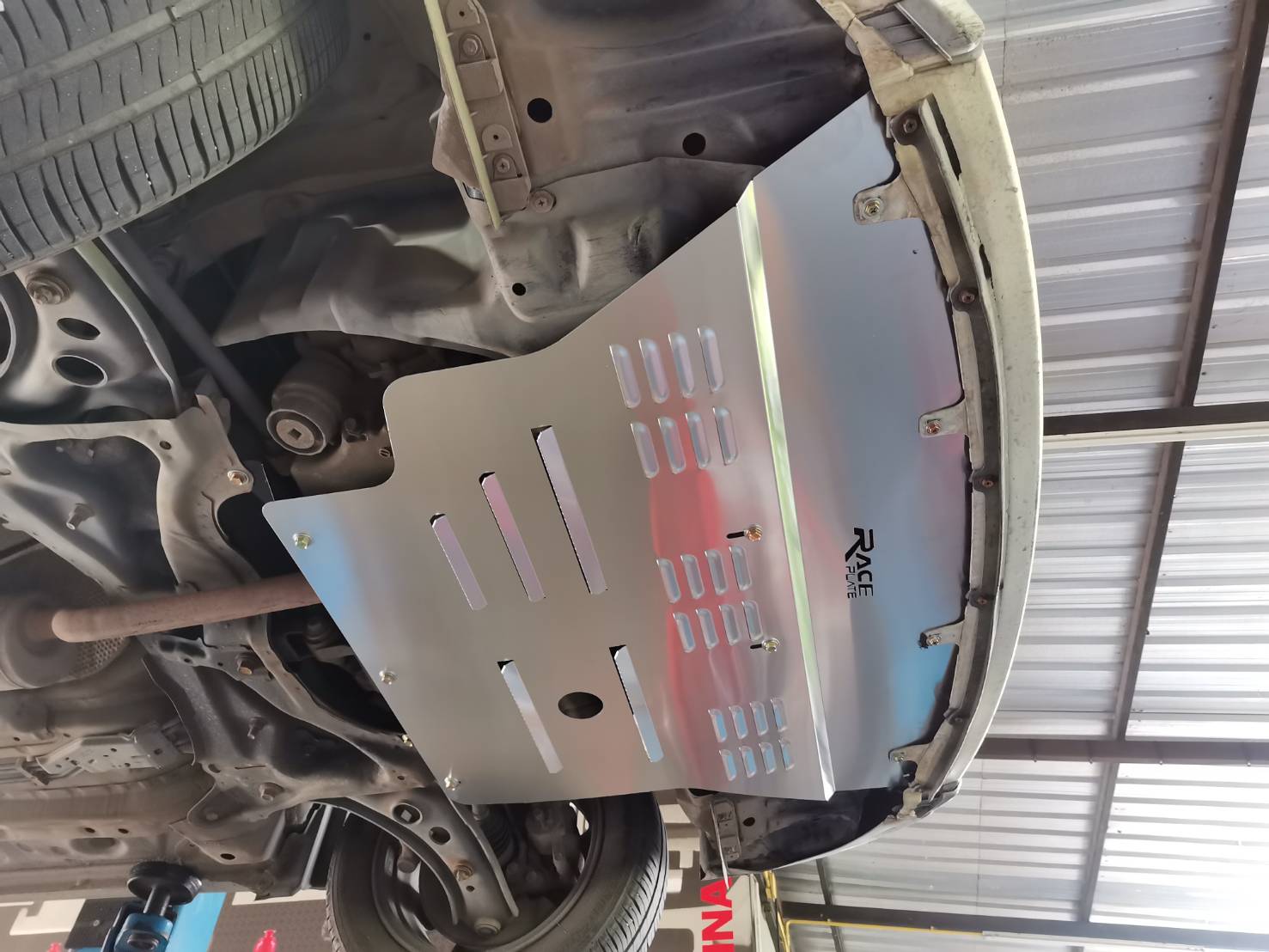 แผ่นปิดใต้ห้องเครื่องอลูมิเนียม Yaris Xp150-152, Yaris Eco, Yaris Ativ 2012-2022 Raceplate_Undertray