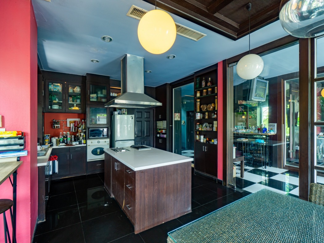 ขายบ้านเดี่ยว 2 ชั้น 3 อาคารบนพื้นที่เดียวกัน บ้านพัฒนาการ ถนนพัฒนาการ 30 หลังบ้านติดคลอง