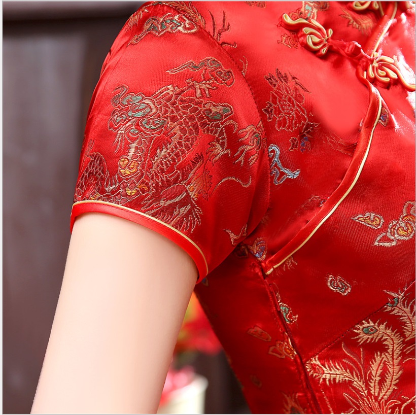 กี่เพ้าสั้นสีแดง ทอลายมังกรและนกฟีนิกซ์ ส่งฟรี ems